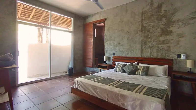 SOL Suite entrance with fornutire in dinning and kitchen room / Entrada a Suite SOL con muebles de comedor y cocina completa